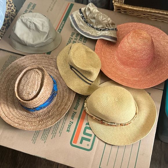 Accessories - Resellers Bundle of Hats
